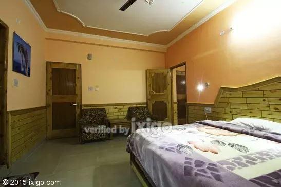 ホテルNandini Palace Manāli エクステリア 写真